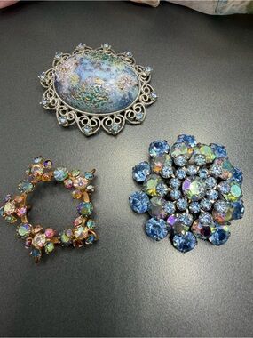 Vintage Blue Brooch lot #